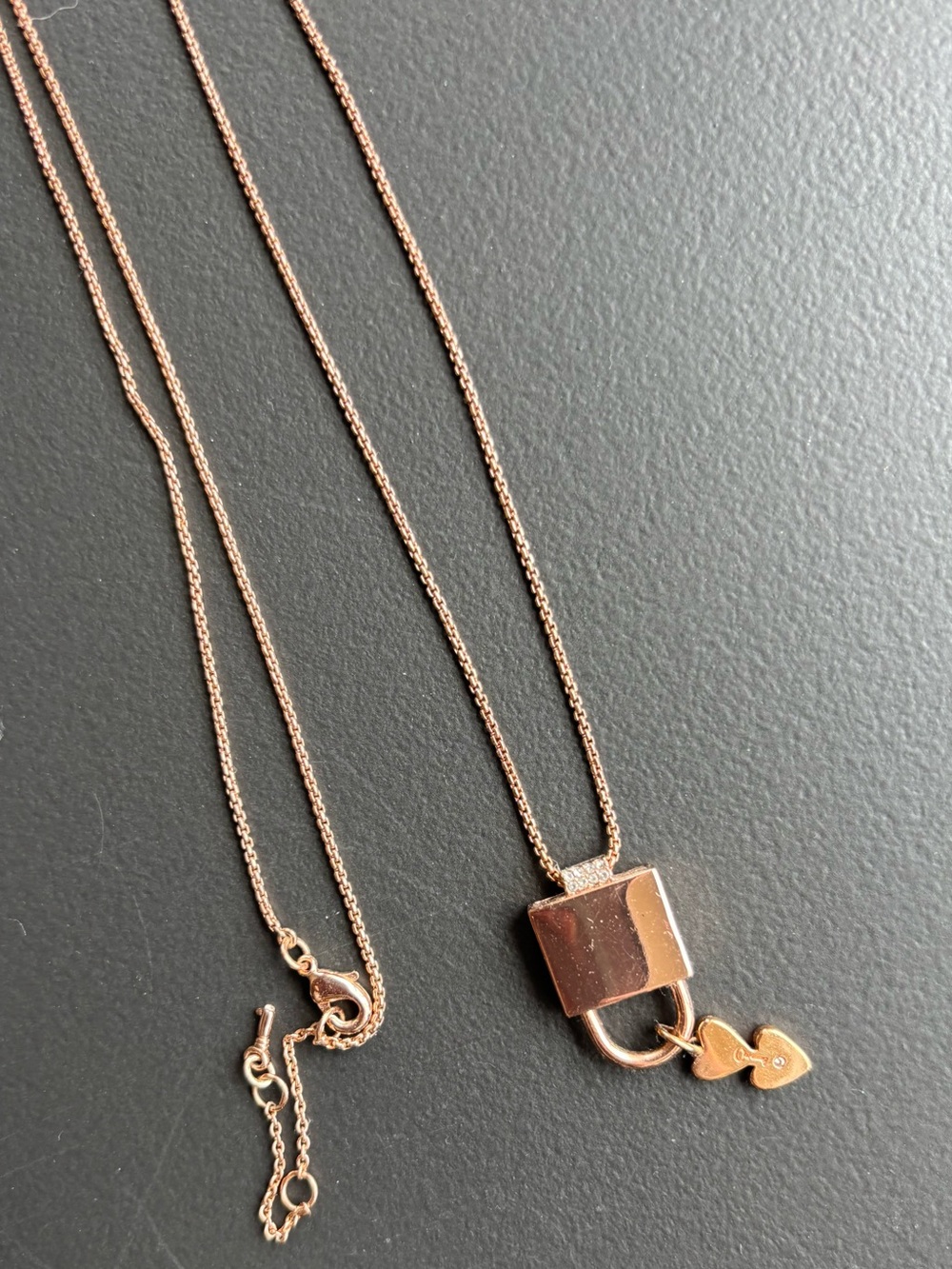 Stella & Dot KEEP It Lock Necklace in Rose Gold